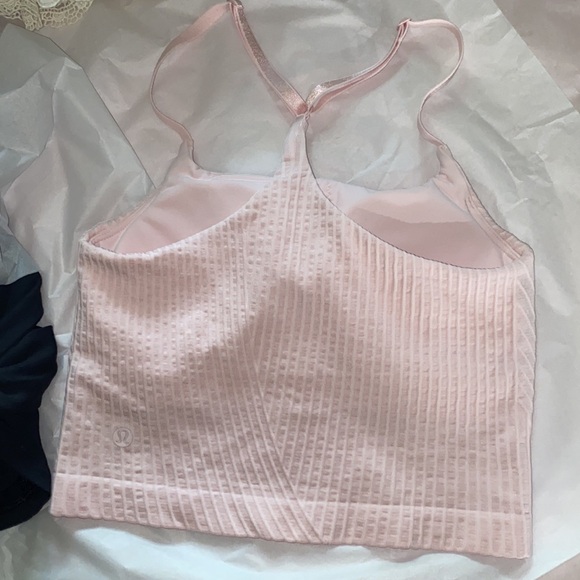 Lululemon Strappy Seamless Yoga Shelf Tank - Picture 4 of 6